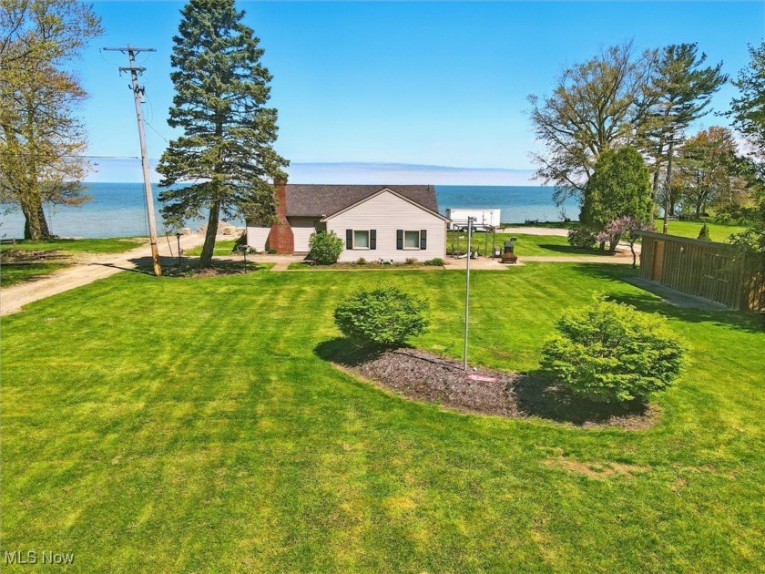 This delightful 2-bedroom, 1-bath ranch is your retreat close to - Beach Home for sale in Conneaut, Ohio on Beachhouse.com