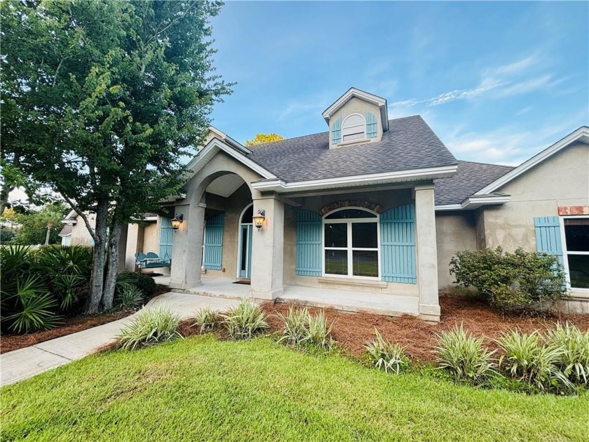 GORGEOUS CUSTOM BUILT HOME nestled in privately on a quiet - Beach Home for sale in Brunswick, Georgia on Beachhouse.com