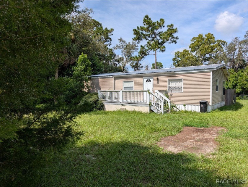 Come show me some love!!! Great potential in this 2 bed 2 bath - Beach Home for sale in Homosassa, Florida on Beachhouse.com