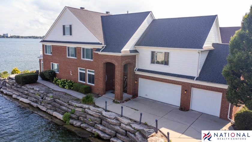 Welcome to 161 Keelson. This COMPLETELY updated waterfront - Beach Home for sale in Detroit, Michigan on Beachhouse.com