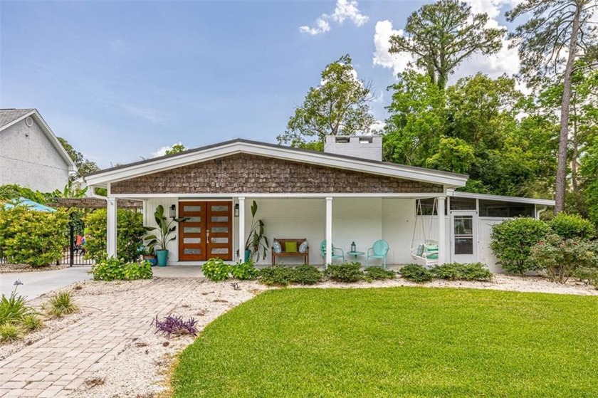 Welcome to your beach retreat, steps away from the village and - Beach Home for sale in Saint Simons, Georgia on Beachhouse.com