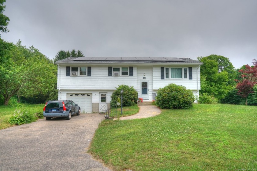 3-bedroom Home with 1.5 baths on half plus acre lot in - Beach Home for sale in Stonington, Connecticut on Beachhouse.com