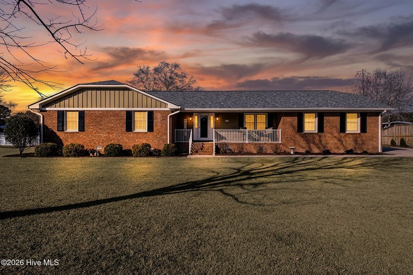 Tucked into a quiet, established neighborhood just minutes from - Beach Home for sale in New Bern, North Carolina on Beachhouse.com