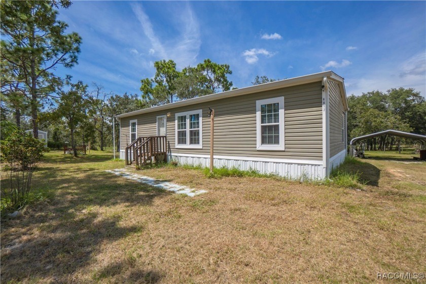 Wonderfully maintained home on a dead-end road in an *X* flood - Beach Home for sale in Homosassa, Florida on Beachhouse.com