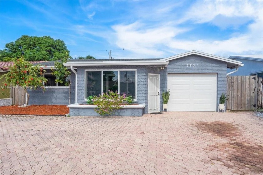 Beautifully updated pool home! Fully remodeled 4-bed, 3-bath - Beach Home for sale in Pompano Beach, Florida on Beachhouse.com