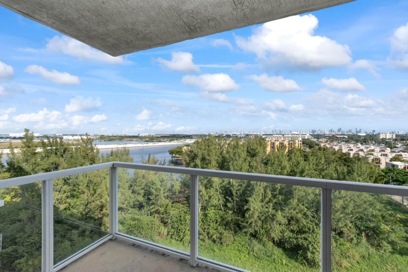 Beautiful apartment in Blue Lagoon with a spectacular view - Beach Condo for sale in Miami, Florida on Beachhouse.com