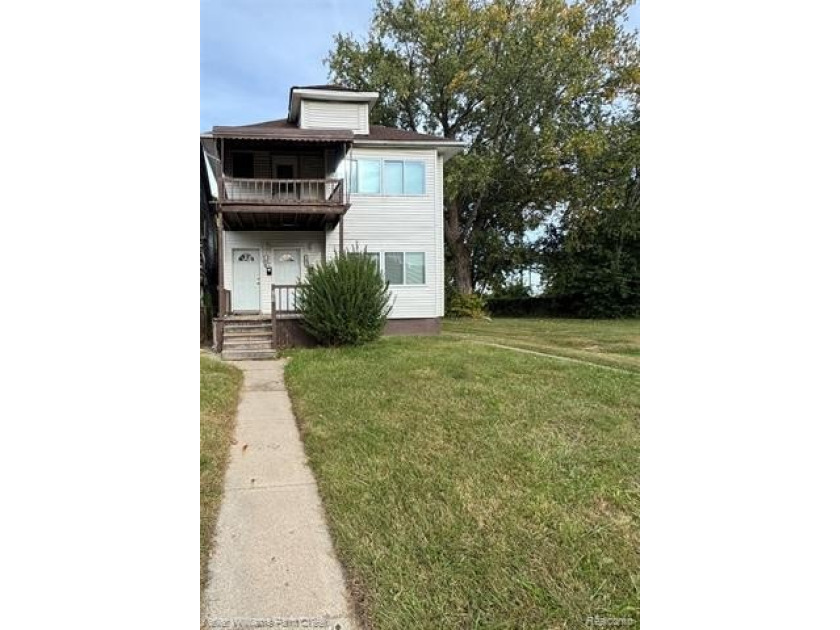 Turn key duplex featuring two spacious units, each with 3 - Beach Lot for sale in Detroit, Michigan on Beachhouse.com