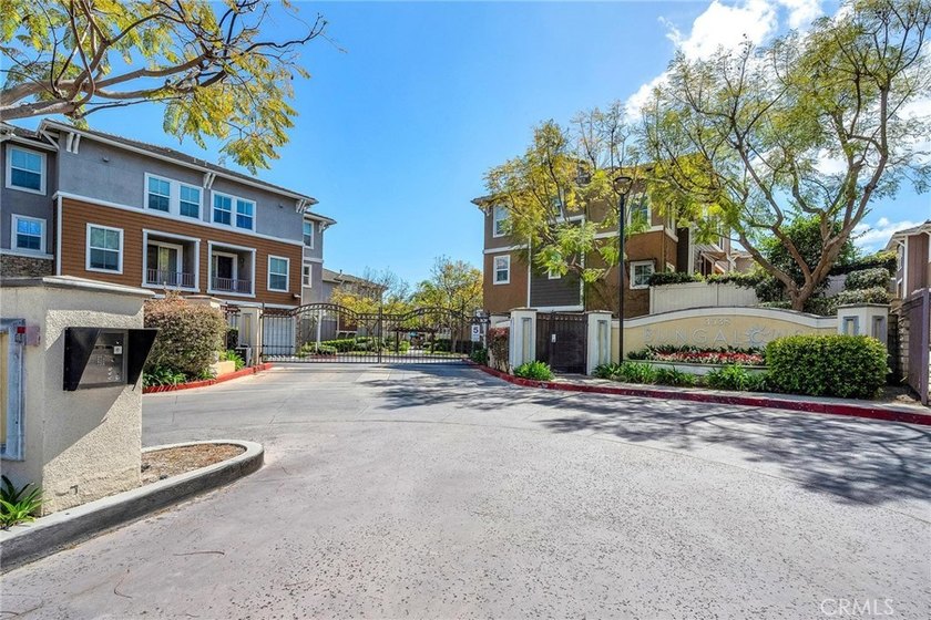 Welcome to The Bungalows, a premier gated community within West - Beach Townhome/Townhouse for sale in Torrance, California on Beachhouse.com