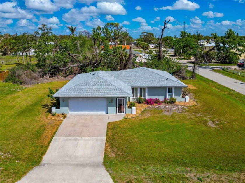 Boater's Dream - Renovated Home with Deeded Slip  No Bridges to - Beach Home for sale in Englewood, Florida on Beachhouse.com
