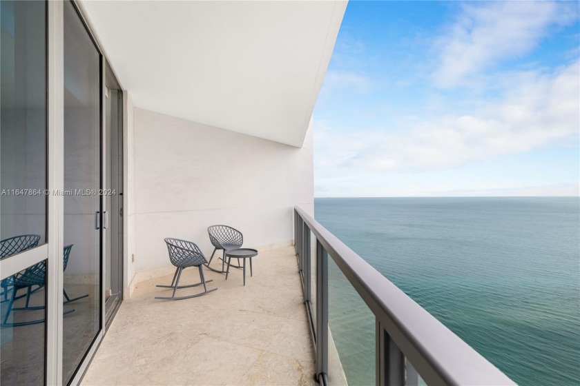 **Luxurious Oceanfront Living Awaits!**
Discover your dream home - Beach Condo for sale in Hollywood, Florida on Beachhouse.com