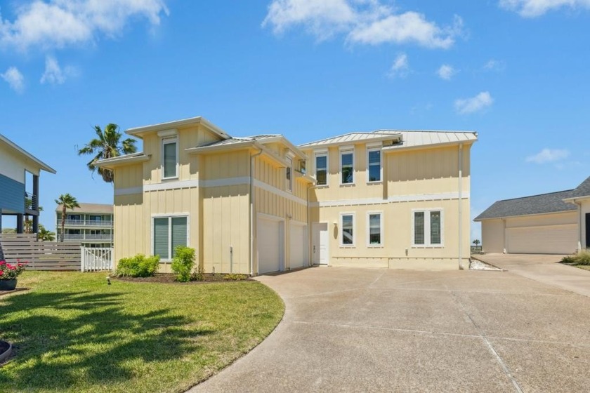 Seller financing available at 6% interest and 20% down! Welcome - Beach Home for sale in Rockport, Texas on Beachhouse.com