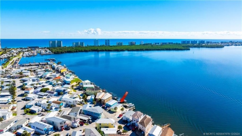 Best Vistas of Wide Open Waters in Nettles!.. SOUTH WALL - Beach Home for sale in Jensen Beach, Florida on Beachhouse.com