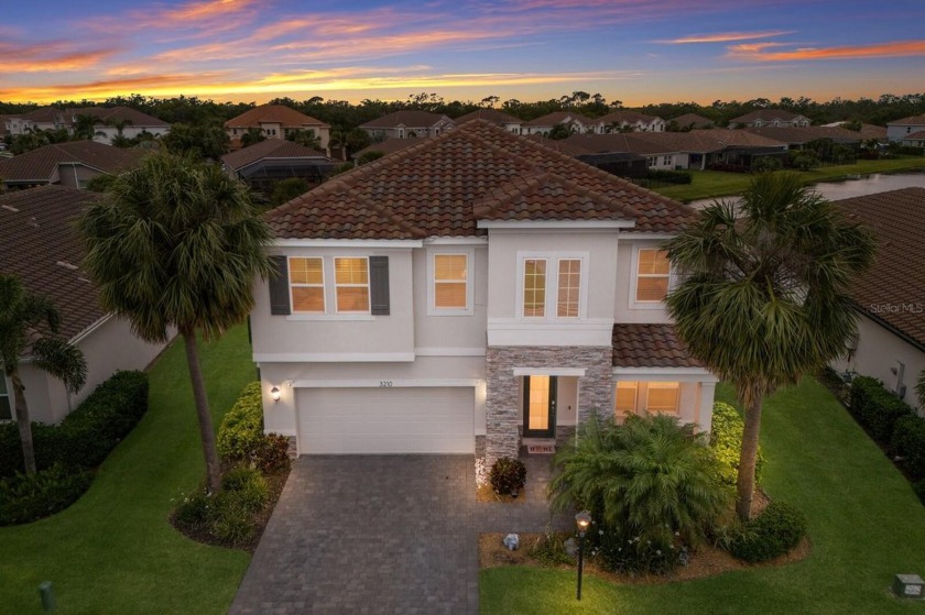 Your DREAM home awaits!!! This 4 bedroom, 2.5 bath Florentine - Beach Home for sale in Lakewood Ranch, Florida on Beachhouse.com