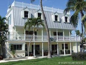 Formerly a licensed 4 unit  Bed and Breakfast with 10 Boat slips - Beach Commercial for sale in Key Largo, Florida on Beachhouse.com