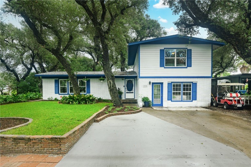 Your Beach Home Awaits! Escape to this gorgeous 2,624 sq. ft - Beach Home for sale in Rockport, Texas on Beachhouse.com