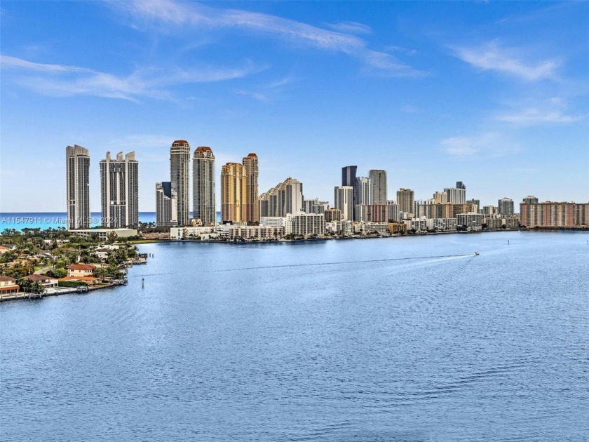 PRICE TO SELL!! BEAUTIFUL OPEN AND BREATHTAKING VIEW OF THE BAY - Beach Condo for sale in Aventura, Florida on Beachhouse.com