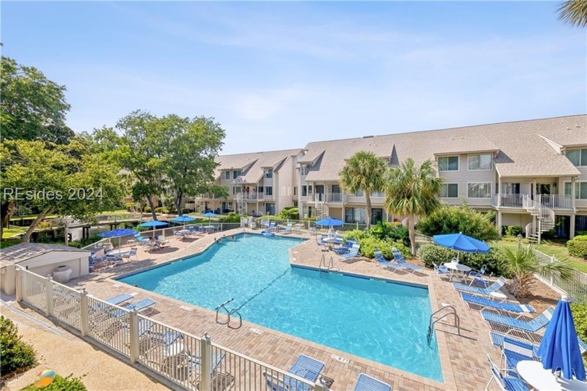 Nicely upgraded villa at Courtside with great views of the pool - Beach Home for sale in Hilton Head Island, South Carolina on Beachhouse.com