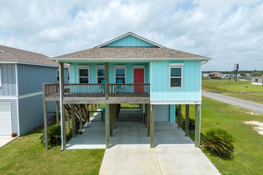 ASSUMABLE LOAN AT 2.25% !!!  Meet your coastal dream home in the - Beach Home for sale in Rockport, Texas on Beachhouse.com