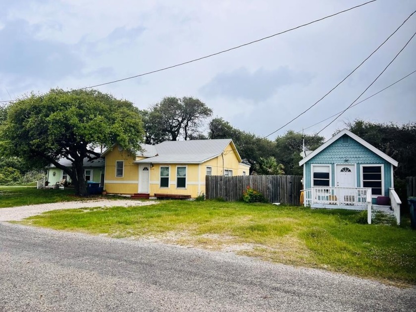 Discover a rare opportunity to own an investment property in - Beach Home for sale in Rockport, Texas on Beachhouse.com
