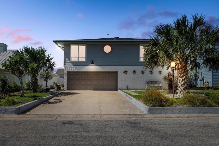 Stunning waterfront retreat with an Artist's Touch in Rockport - Beach Home for sale in Rockport, Texas on Beachhouse.com