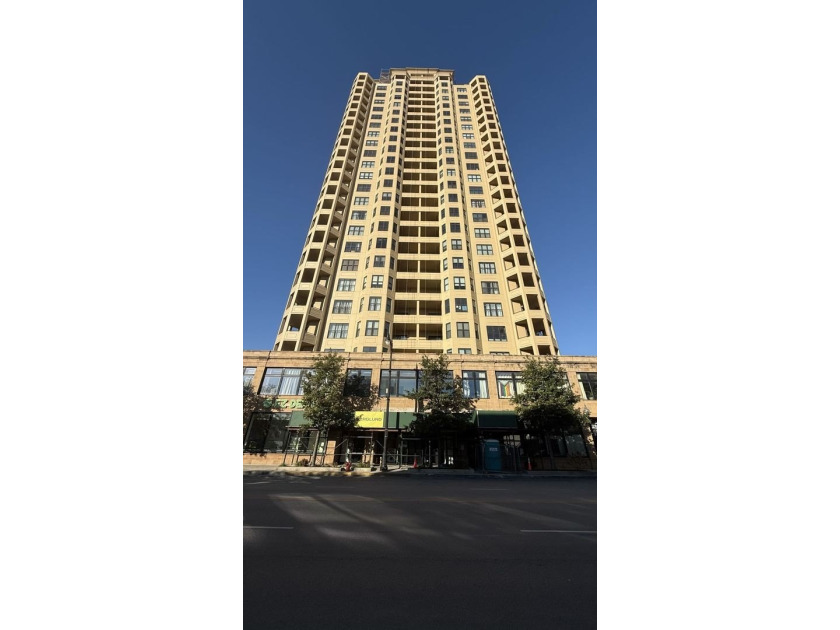 Gorgeous Lake Michigan views from this 21st floor 2 bedroom/2 - Beach Condo for sale in Chicago, Illinois on Beachhouse.com