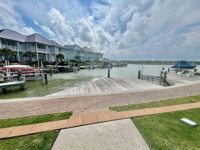 DESIRABLE WATERFRONT CANAL LOT- This canal front lot features a - Beach Lot for sale in Rockport, Texas on Beachhouse.com