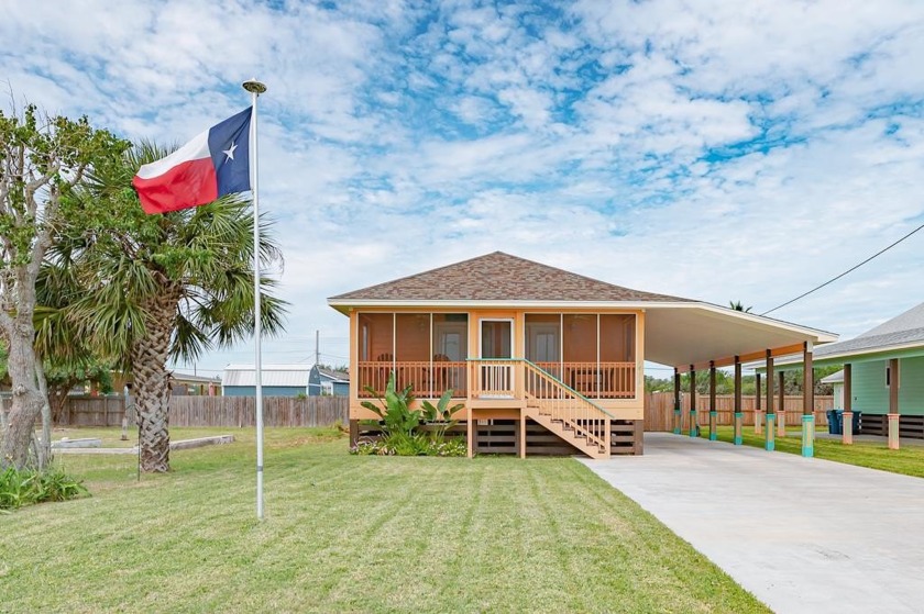 Welcome to this furnished 2-bedroom / 2-bathroom coastal bay - Beach Home for sale in Rockport, Texas on Beachhouse.com