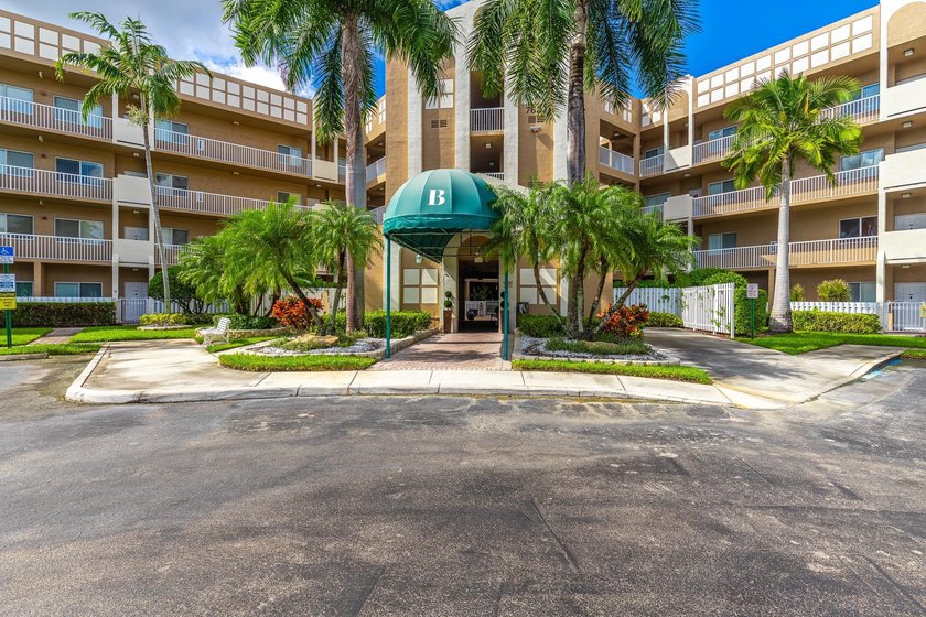 ***PRICE REDUCED*** First-floor condo in desirable Southampton - Beach Condo for sale in Tamarac, Florida on Beachhouse.com