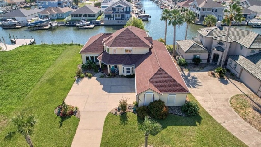 Discover this exquisite 4-bedroom, 2.5-bathroom home in the - Beach Home for sale in Aransas Pass, Texas on Beachhouse.com