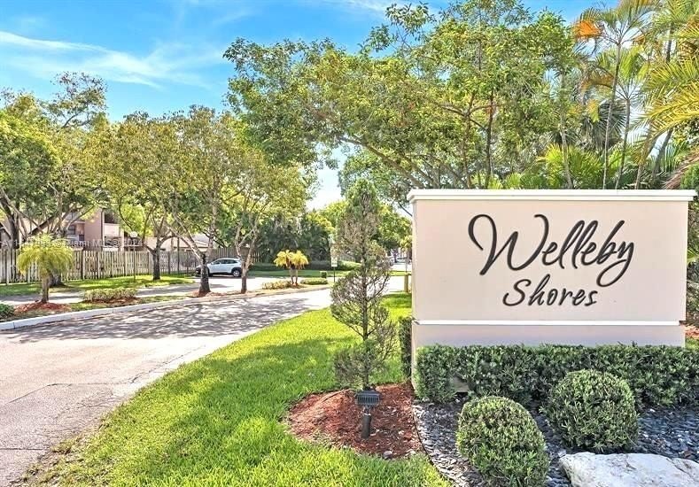 Immaculate 2-bedroom, 2-bathroom condo (840 SF) in Sunrise with - Beach Condo for sale in Sunrise, Florida on Beachhouse.com