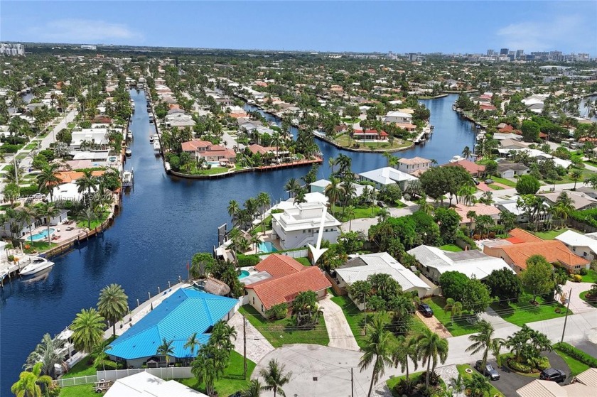 Waterfront paradise with approximately 26 ft private dock - Beach Home for sale in Pompano Beach, Florida on Beachhouse.com