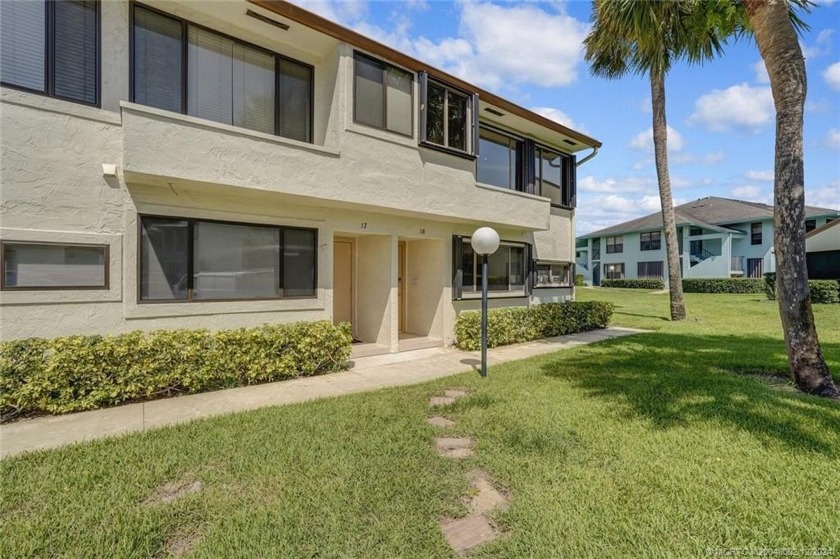 This is a true hidden gem near downtown with water views - Beach Townhome/Townhouse for sale in Stuart, Florida on Beachhouse.com