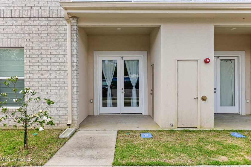 Welcome to this stunning ground-level apartment in beautiful - Beach Condo for sale in Long Beach, Mississippi on Beachhouse.com