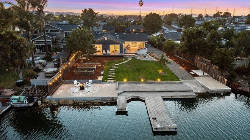 1749 Lake Street offers beautifully renovated waterfront living - Beach Home for sale in San Mateo, California on Beachhouse.com