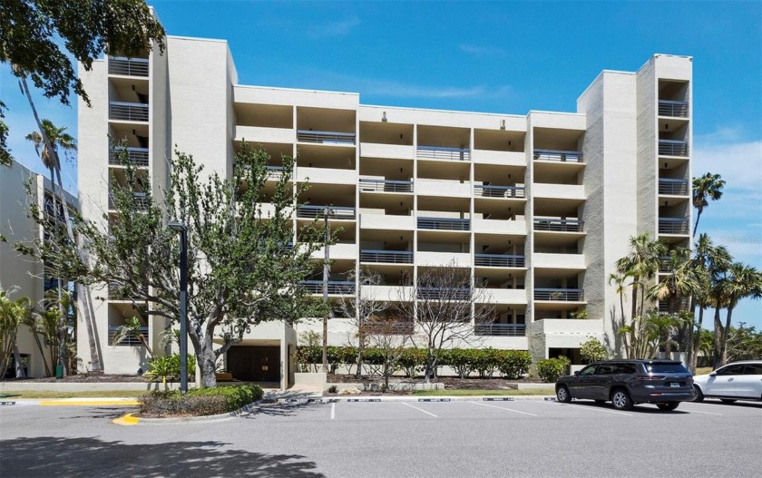 Enjoy comfortable, coastal living in this well-appointed 2BR/2BA - Beach Condo for sale in Longboat Key, Florida on Beachhouse.com