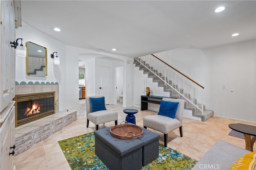 Beautifully updated and spacious, this townhome-style condo - Beach Condo for sale in Rancho Palos Verdes, California on Beachhouse.com