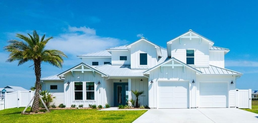 New 2024 Construction | 4 Bed | 3.5 Bath | 2,947 Sq Ft | Pool | - Beach Home for sale in Rockport, Texas on Beachhouse.com