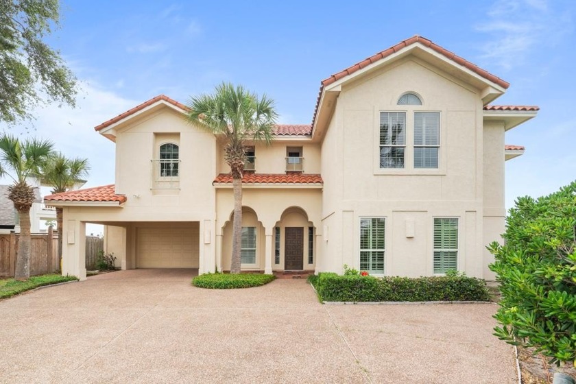 Welcome to Key Allegro Island where elegance meets the finest in - Beach Home for sale in Rockport, Texas on Beachhouse.com