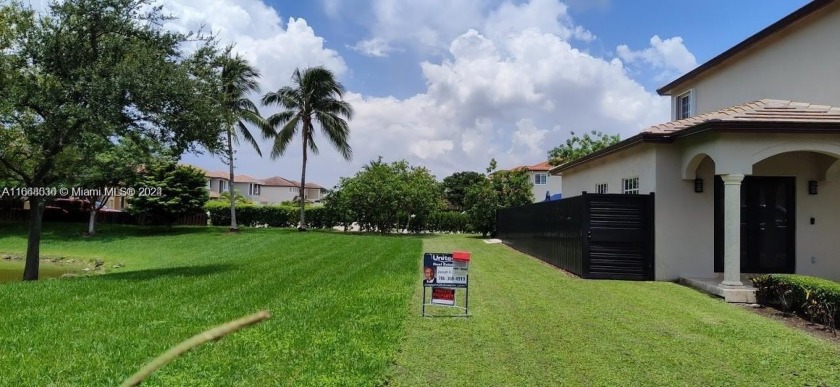 Vacant lot with lake on 0.902 acres.  Miami Dade primary land - Beach Lot for sale in Miami, Florida on Beachhouse.com