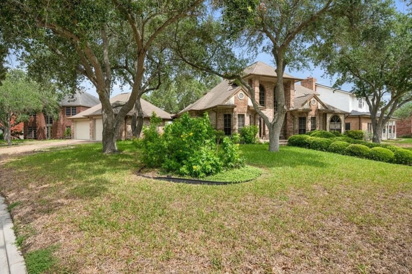 Solid all-brick, two-story home with 4 bedrooms, 3 full baths - Beach Home for sale in Corpus Christi, Texas on Beachhouse.com