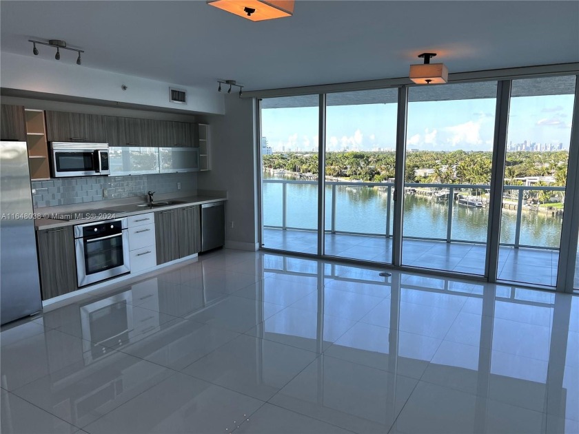 Experience breathtaking views of both the Bay and Intracoastal - Beach Condo for sale in Miami Beach, Florida on Beachhouse.com