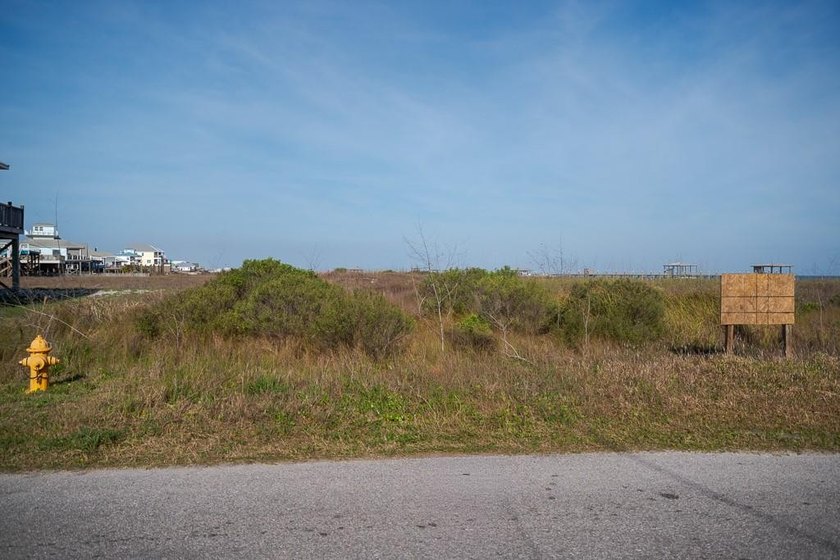Beautiful oversized building lot on Dauphin Island. Located on - Beach Lot for sale in Dauphin Island, Alabama on Beachhouse.com