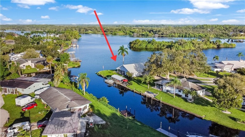 River Retreat! Riverfront home on 1/3 acre cul-de-sac lot with - Beach Home for sale in Fort Myers, Florida on Beachhouse.com