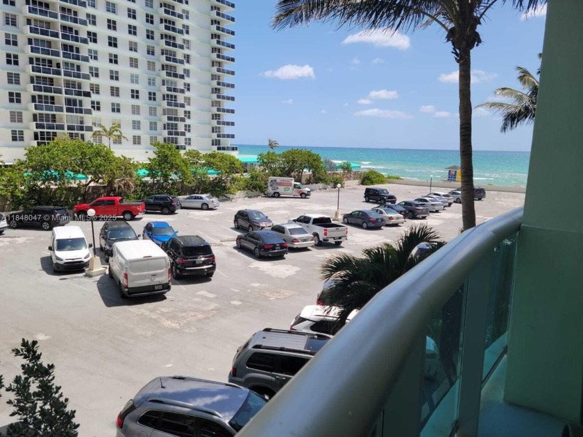 Spacious 1 bedroom 1 bath with ocean views and direct beach - Beach Condo for sale in Hollywood, Florida on Beachhouse.com