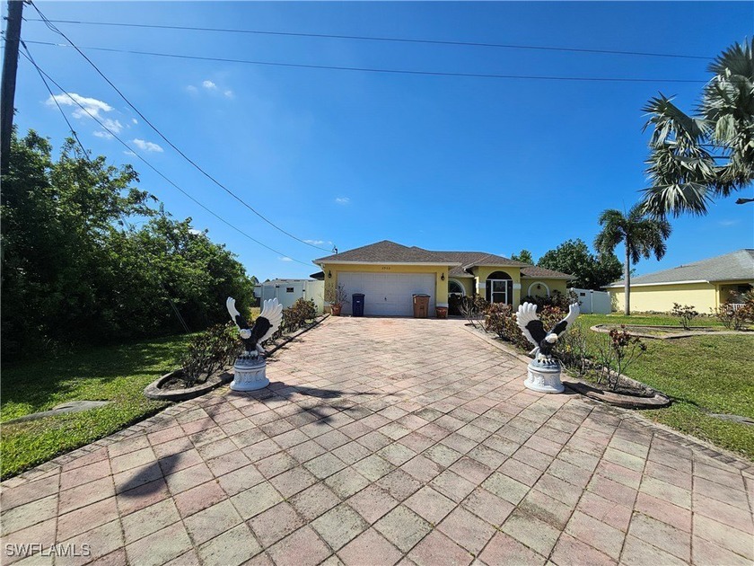 This spacious 4-bedroom, 2-bathroom has 1,708 square feet of - Beach Home for sale in Lehigh Acres, Florida on Beachhouse.com