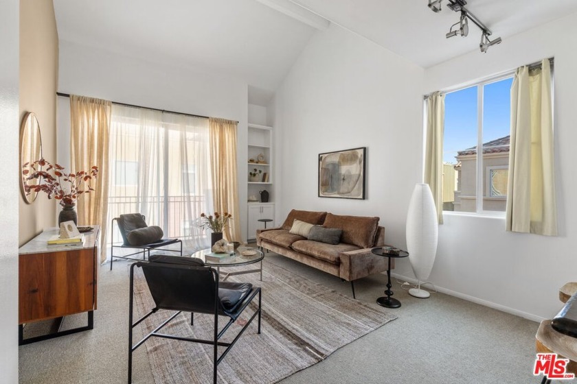 The appeal of this top floor corner unit's vaulted ceilings and - Beach Condo for sale in Marina Del Rey, California on Beachhouse.com