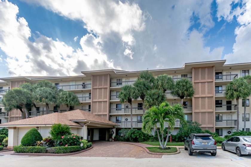 Beautiful fully furnished 4th floor condo in The Marina at the - Beach Condo for sale in Jupiter, Florida on Beachhouse.com