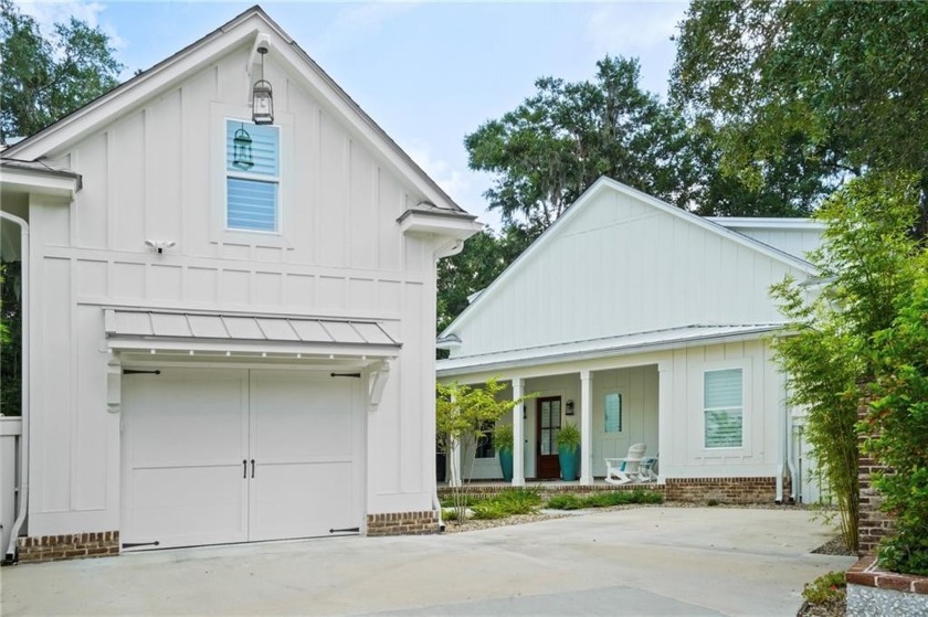 Discover coastal elegance in this custom-built masterpiece - Beach Home for sale in Saint Simons, Georgia on Beachhouse.com