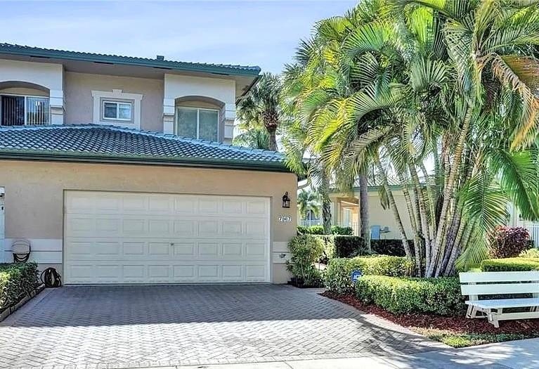 Luxury Collection CORNER COACH HOME in a prestigious - Beach Condo for sale in Tamarac, Florida on Beachhouse.com