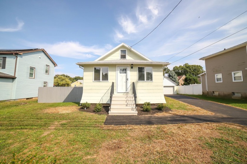 Wonderful opportunity to own this beautifully renovated home - Beach Home for sale in East Haven, Connecticut on Beachhouse.com